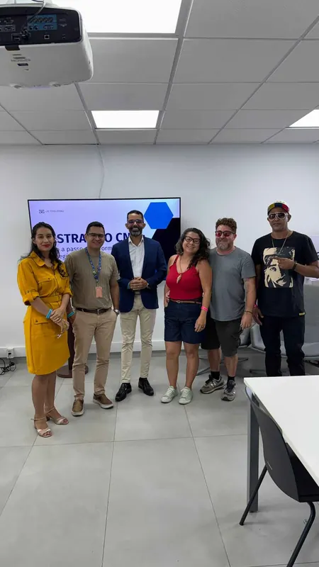 Participantes de treinamento com João Batista